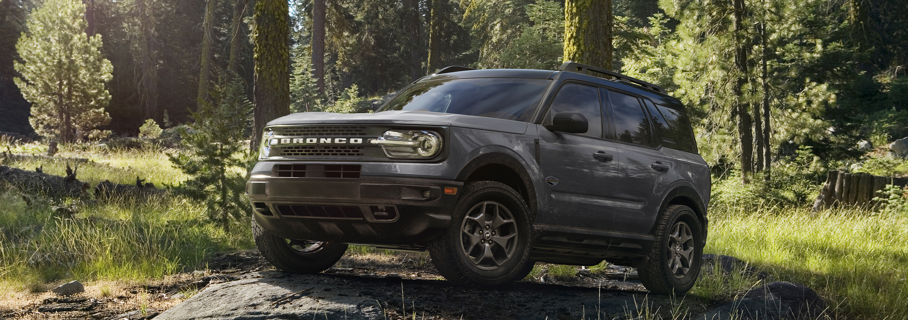 Dos Raptor estacionadas una al lado de otra en la arena