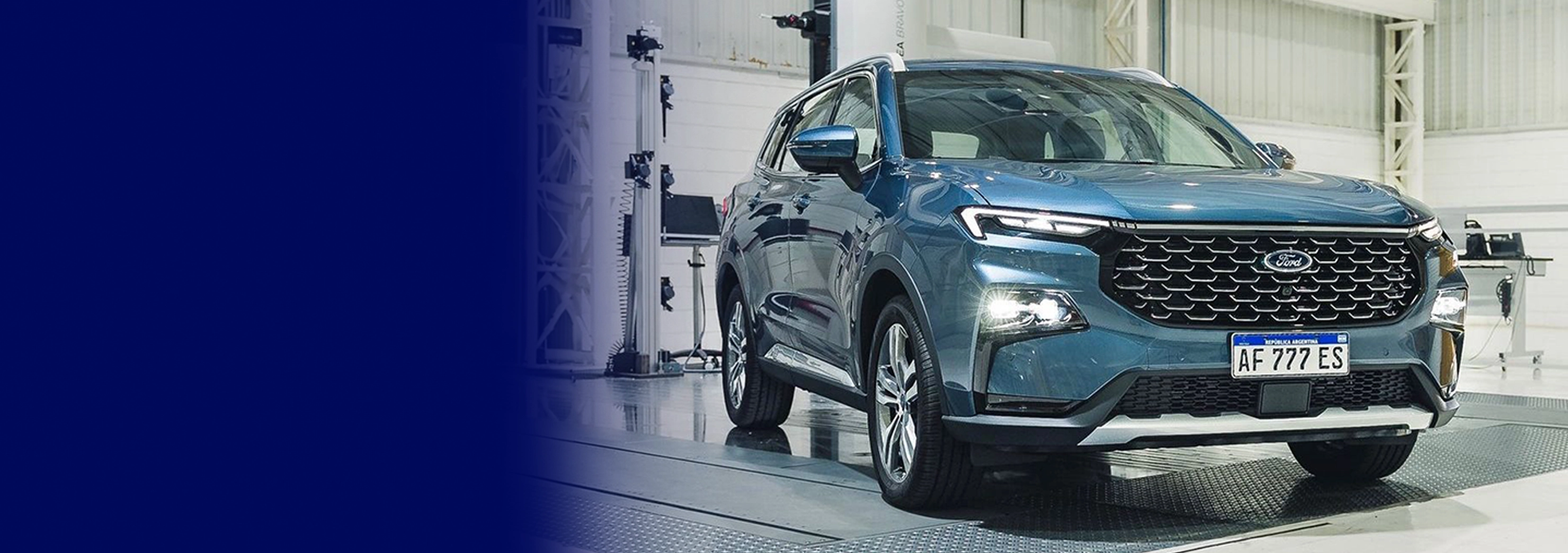 Dos Raptor estacionadas una al lado de otra en la arena